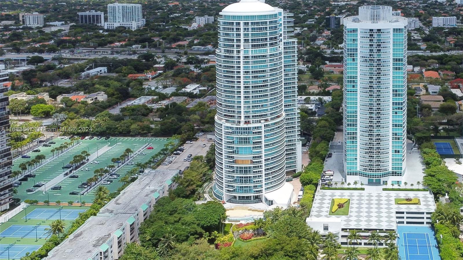 SKYLINE ON BRICKELL CONDO - Residential