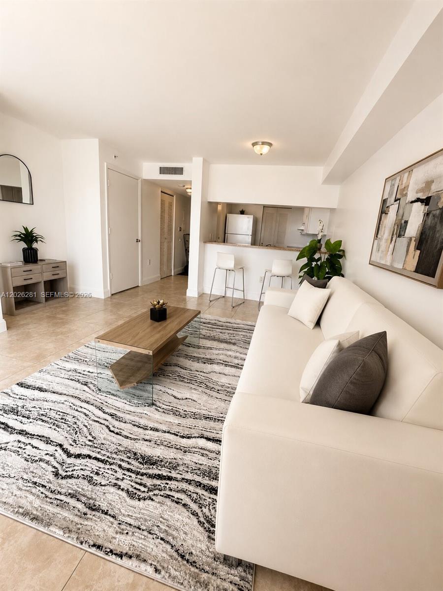 Charming 1/1 in Downtown – Prime Location, Great Price!
This comfortable and highly rated 1-bedroom, 1-bathroom apartment offers the perfect balance of comfort and convenience. Located in the vibrant neighborhood of Little Havana, it sits just minutes away from the dynamic Brickell area, making it ideal for both work and leisure.
With easy access to the Metromover and major highways, you’ll have everything you need right at your fingertips. Enjoy the charm of this location—with its rich cultural heritage, local restaurants, and entertainment options—while staying close to Miami’s financial district and downtown attractions.
This apartment is easy to show and perfect for anyone seeking a well-located home at an excellent price.