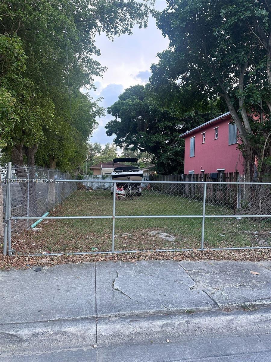 ROOSEVELT PARK - Land