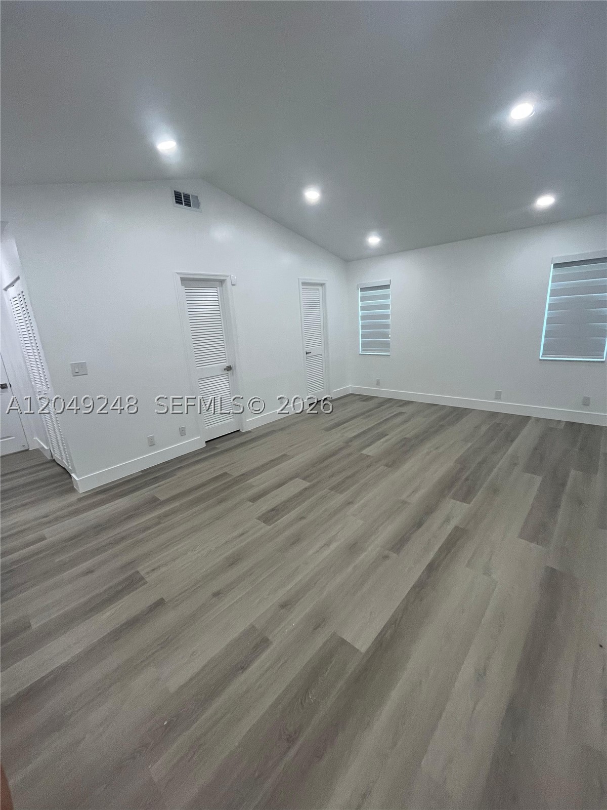 ROYAL PALM COMMUNITY - Residential