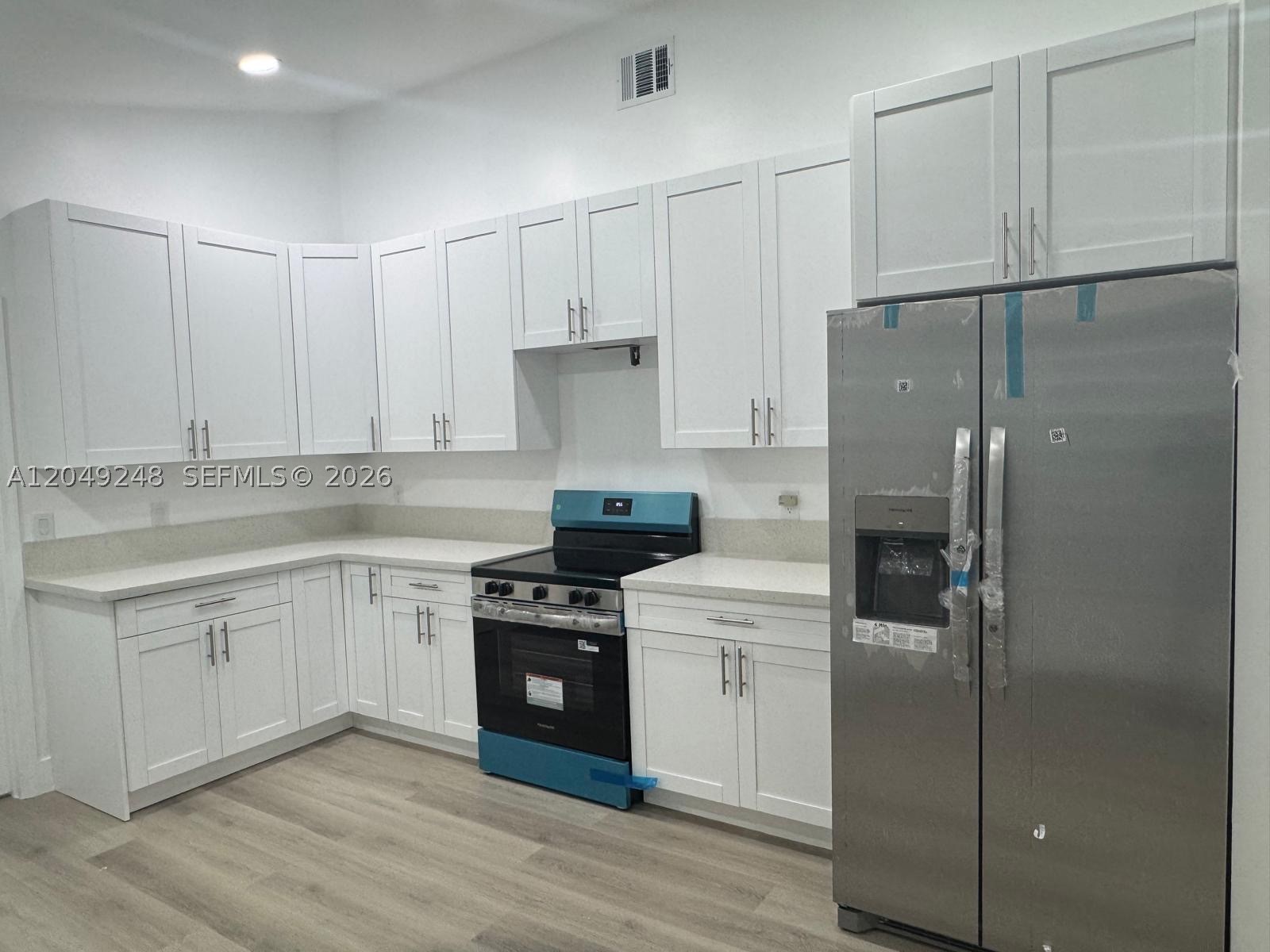 ROYAL PALM COMMUNITY - Residential