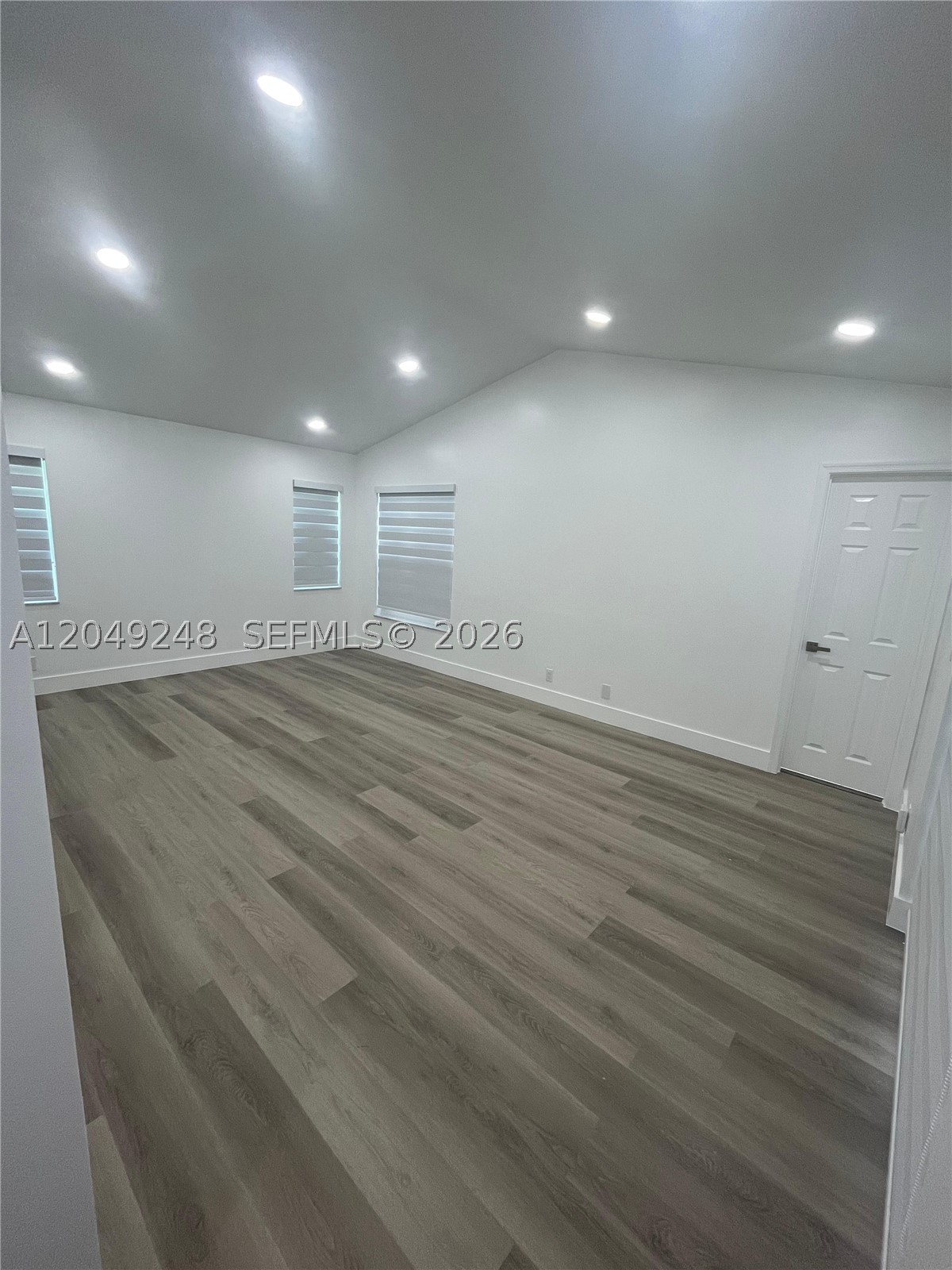 ROYAL PALM COMMUNITY - Residential