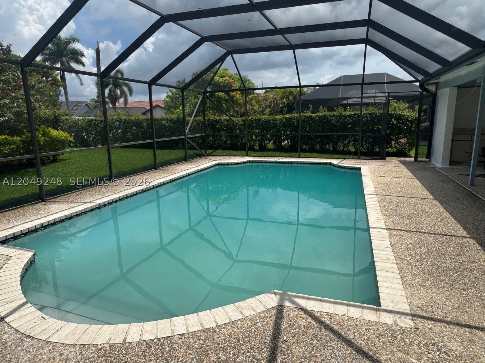 ROYAL PALM COMMUNITY - Residential