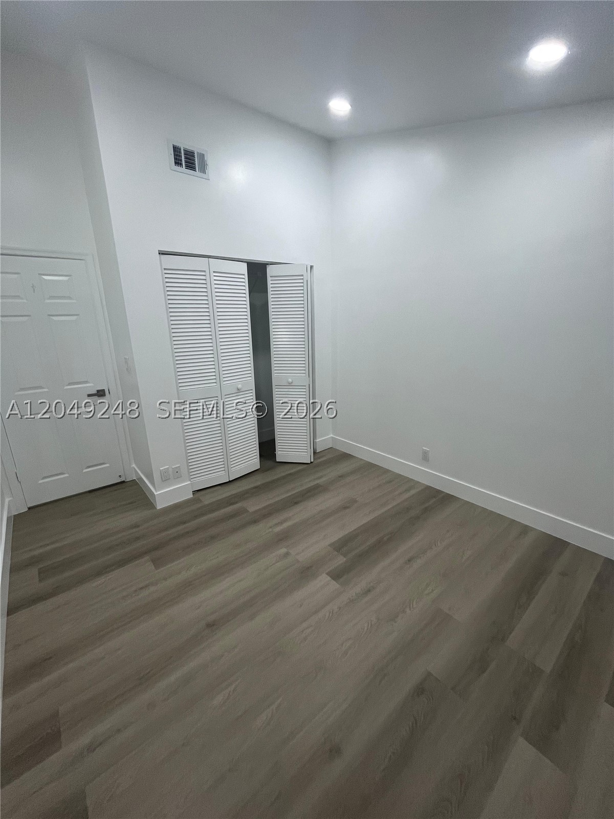 ROYAL PALM COMMUNITY - Residential