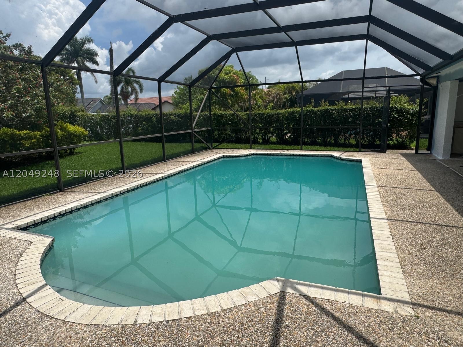 ROYAL PALM COMMUNITY - Residential