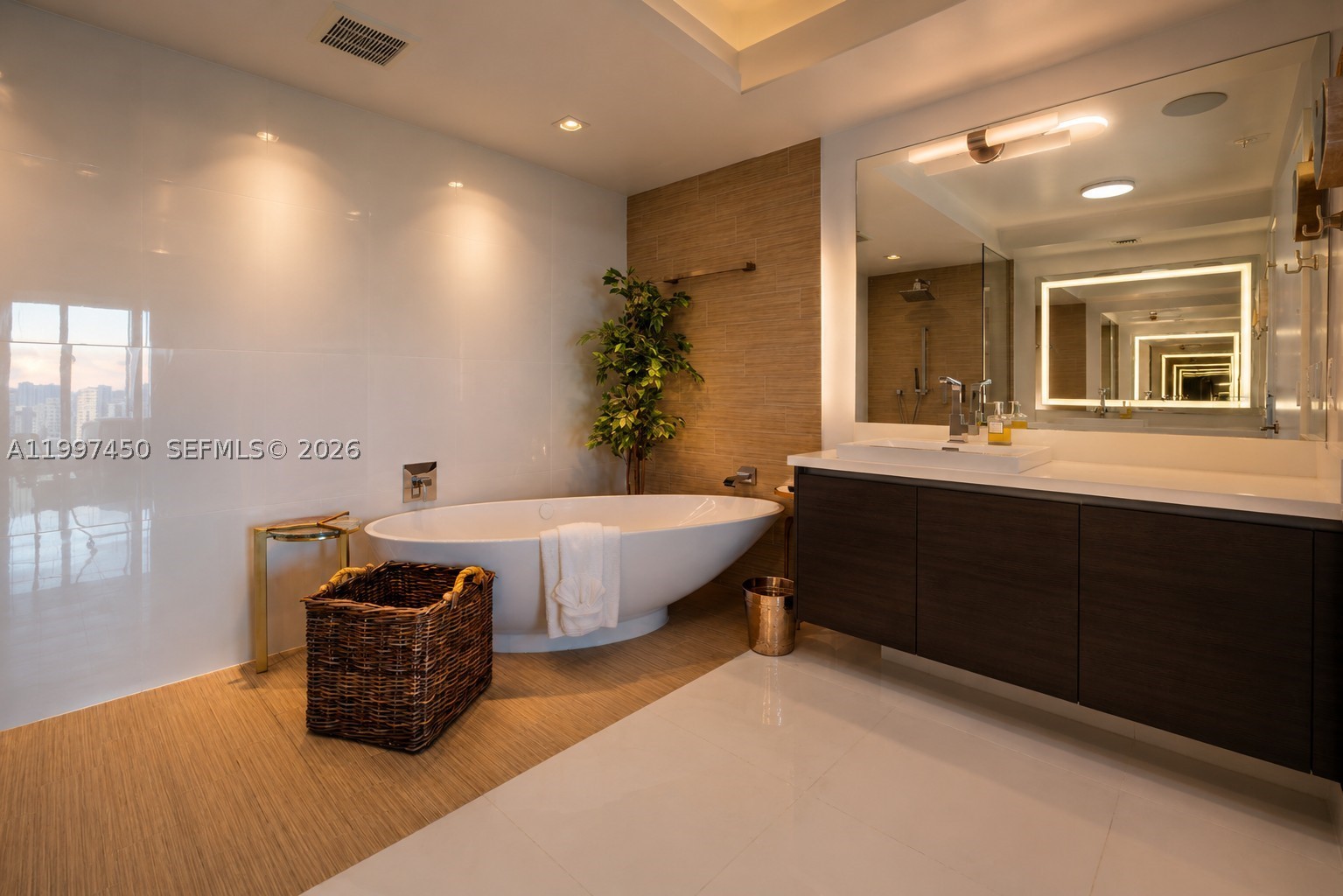 PARQUE TOWERS CONDO - Residential