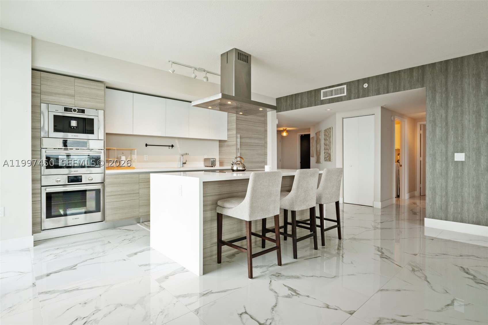 PARQUE TOWERS CONDO - Residential
