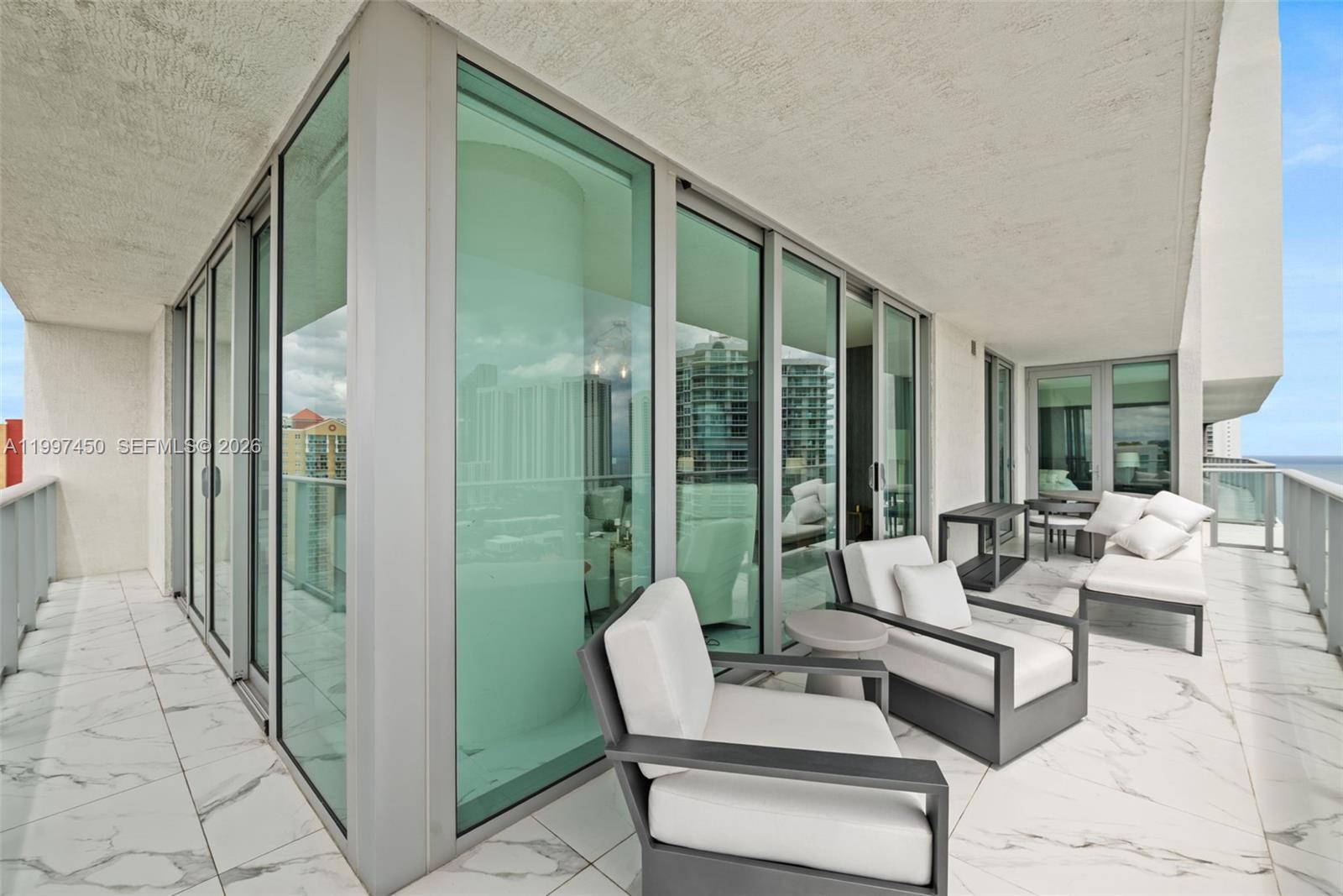 PARQUE TOWERS CONDO - Residential