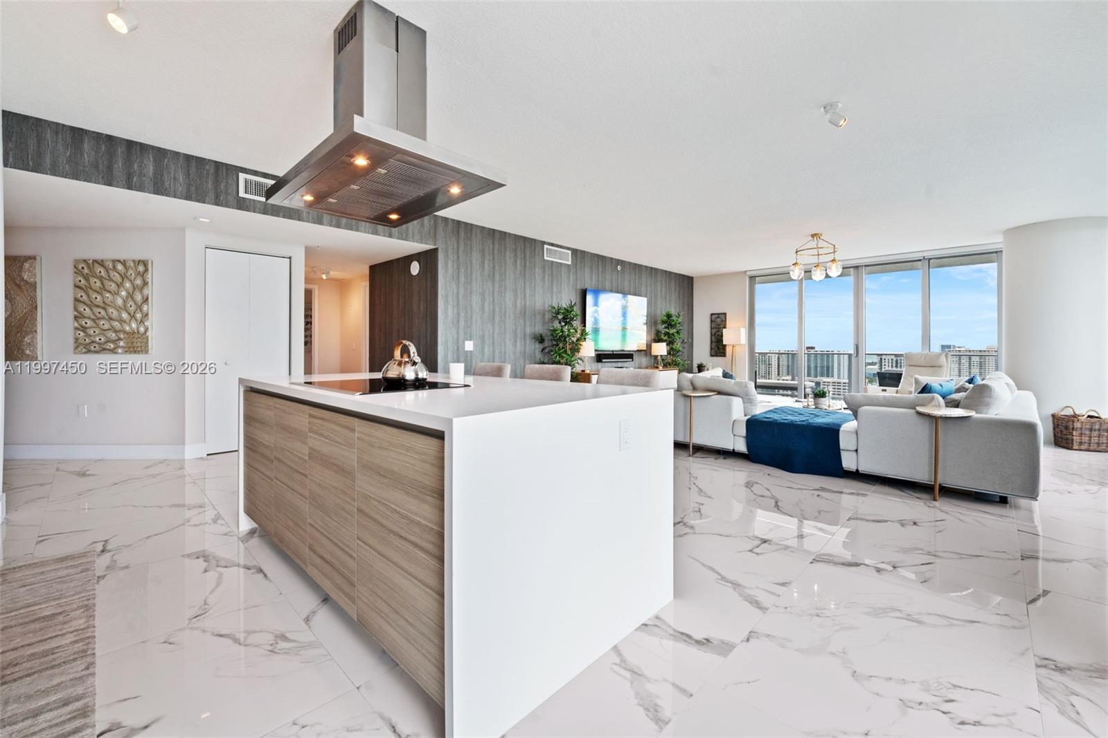 PARQUE TOWERS CONDO - Residential