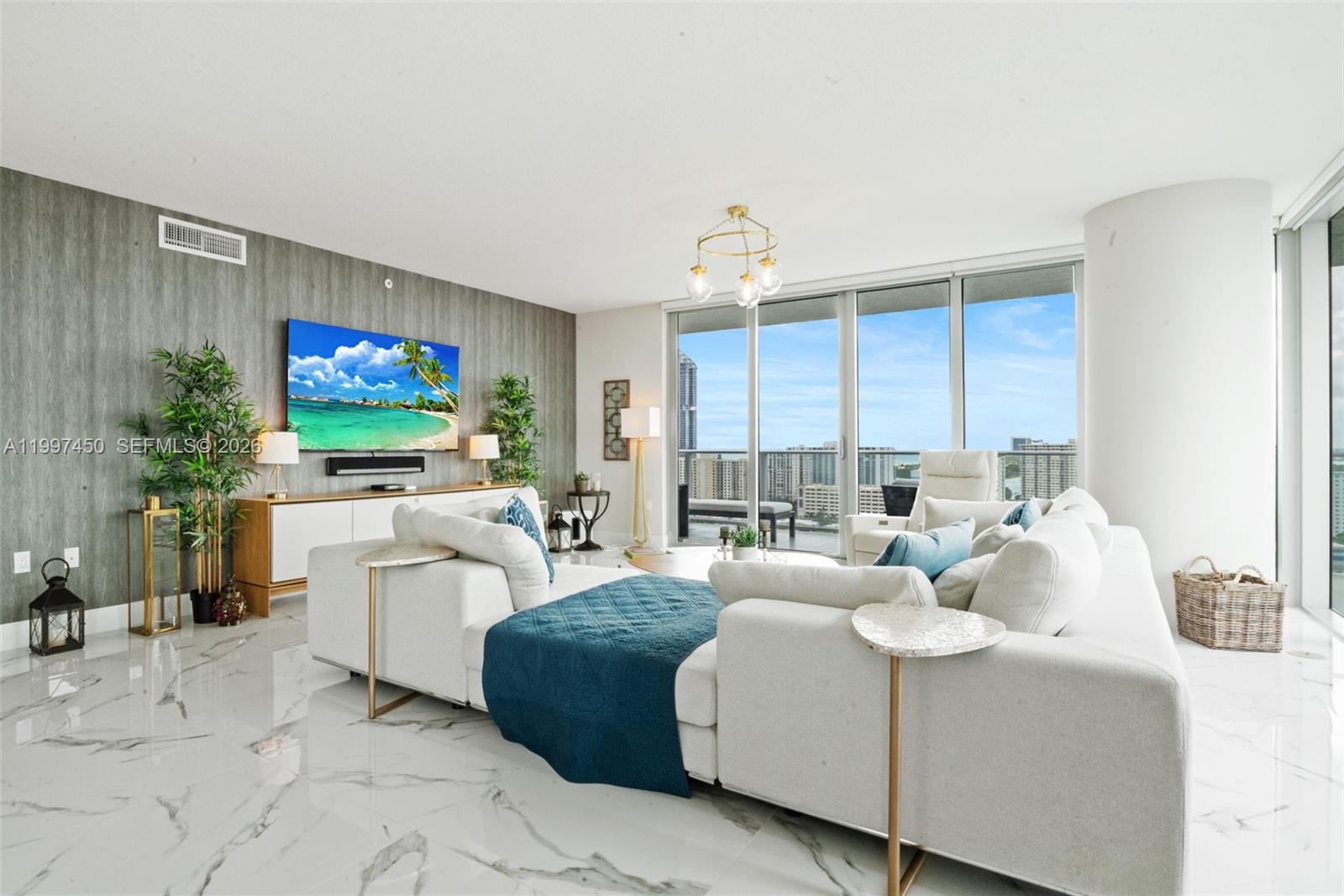 PARQUE TOWERS CONDO - Residential