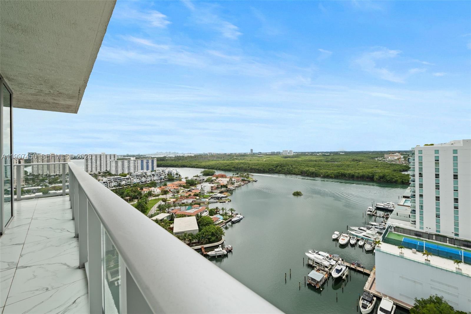 PARQUE TOWERS CONDO - Residential