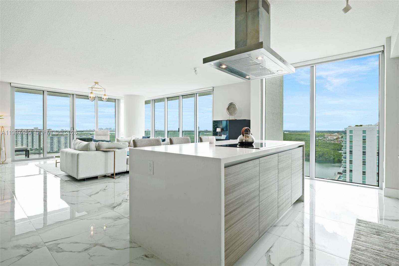 PARQUE TOWERS CONDO - Residential