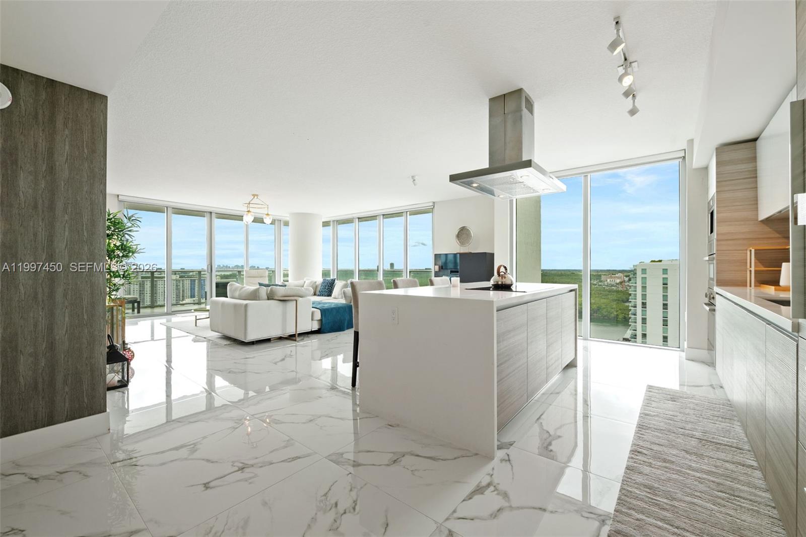 PARQUE TOWERS CONDO - Residential