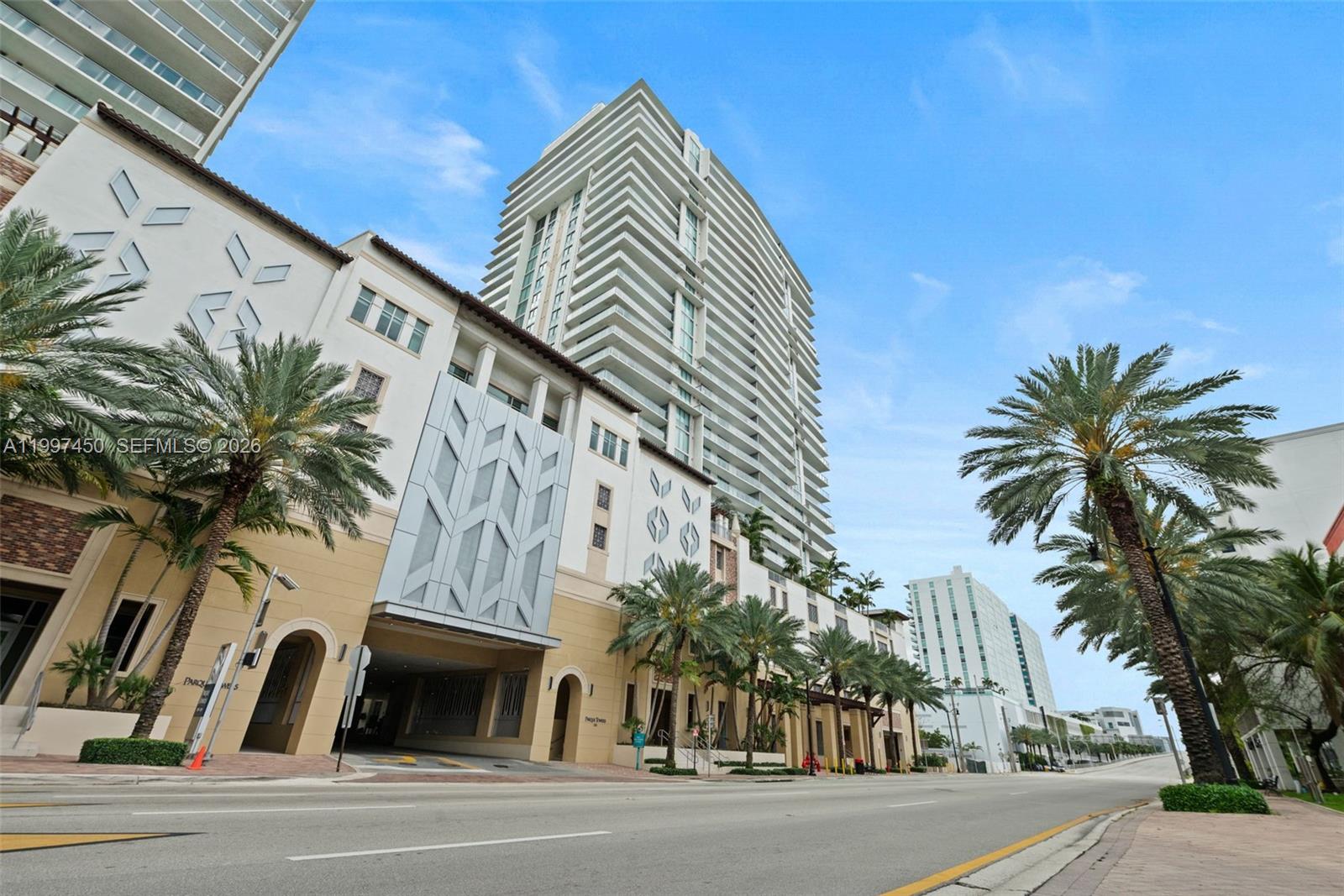 PARQUE TOWERS CONDO - Residential