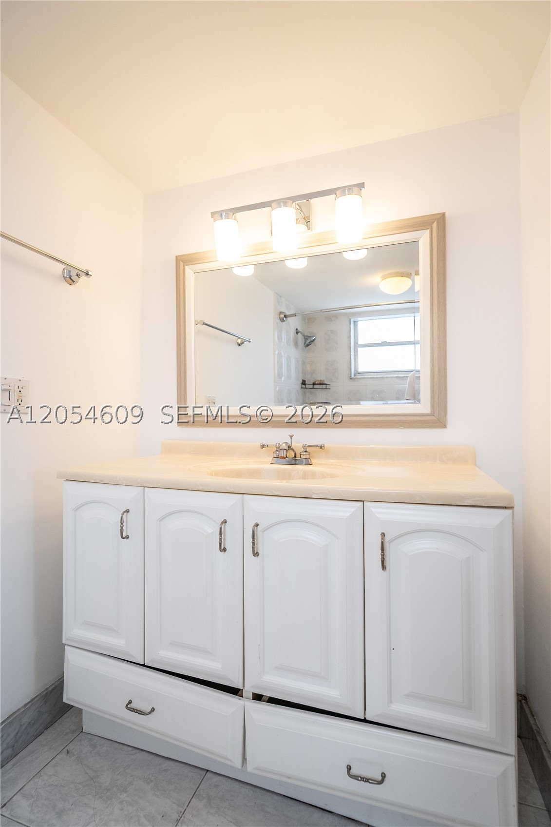 BYRON GARDENS CONDO - Residential