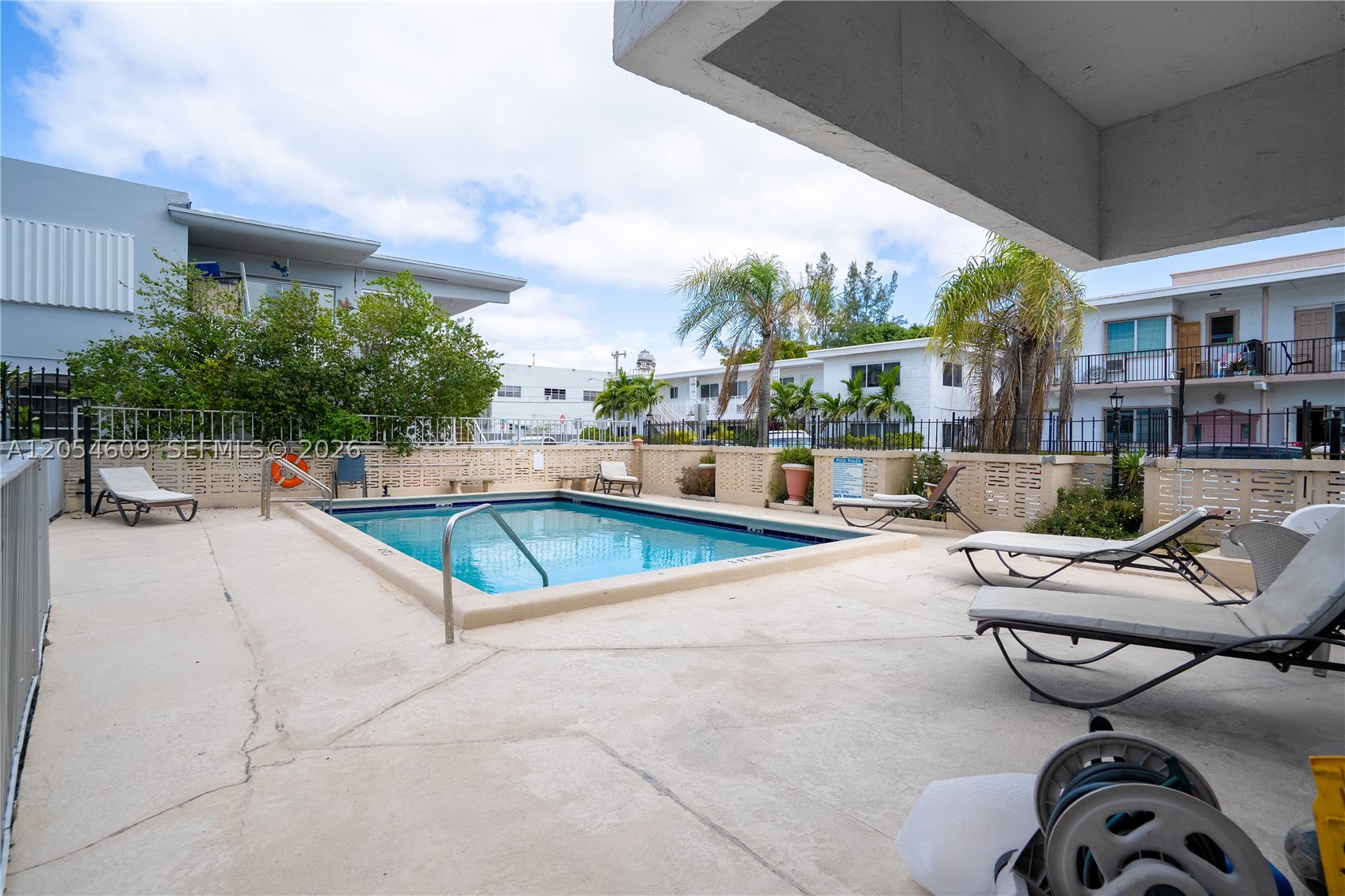 BYRON GARDENS CONDO - Residential