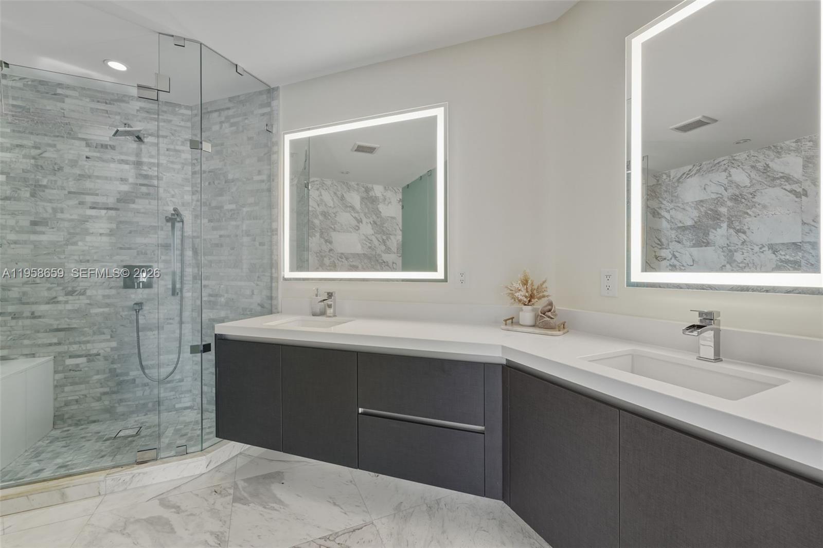 PARAMOUNT MIAMI WORLDCENT - Residential