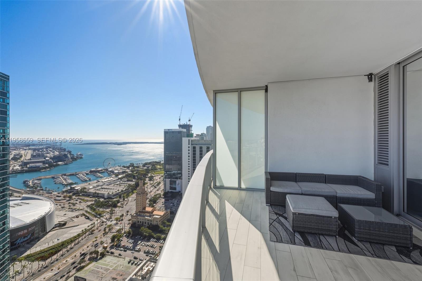 PARAMOUNT MIAMI WORLDCENT - Residential