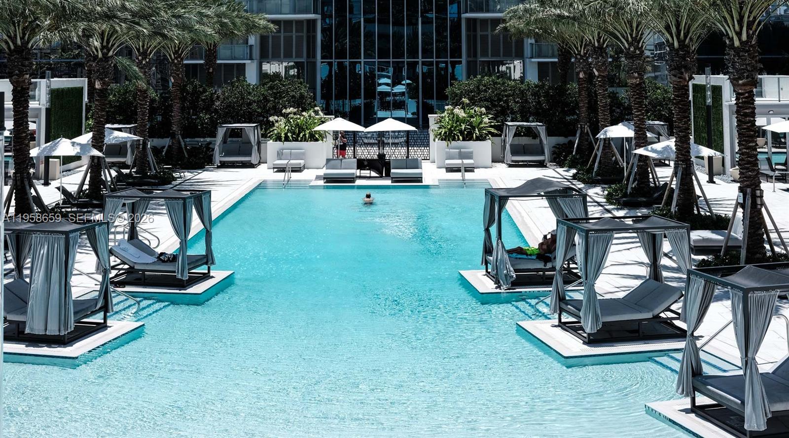 PARAMOUNT MIAMI WORLDCENT - Residential