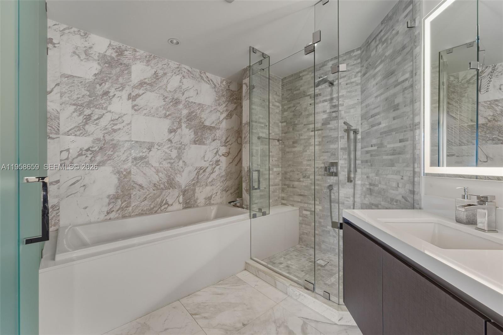 PARAMOUNT MIAMI WORLDCENT - Residential