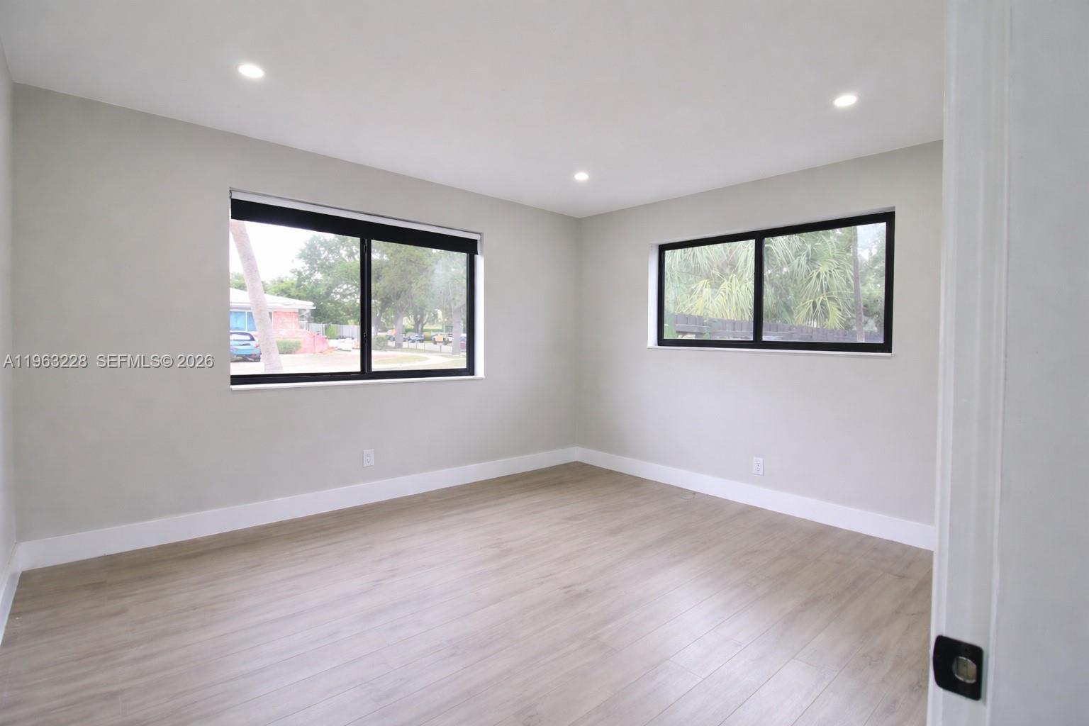 IMPERIAL POINT 3RD SEC - Residential