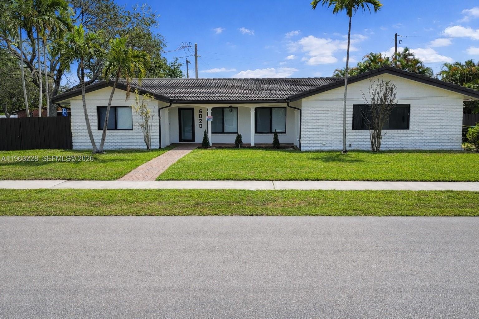 IMPERIAL POINT 3RD SEC - Residential