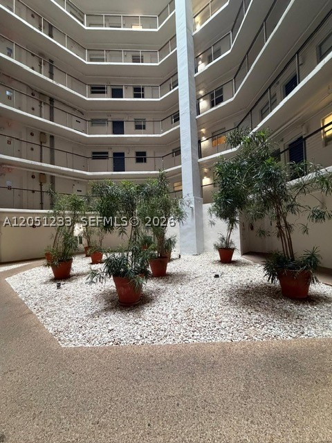 OCTAGON TOWERS I CONDO - Residential Lease