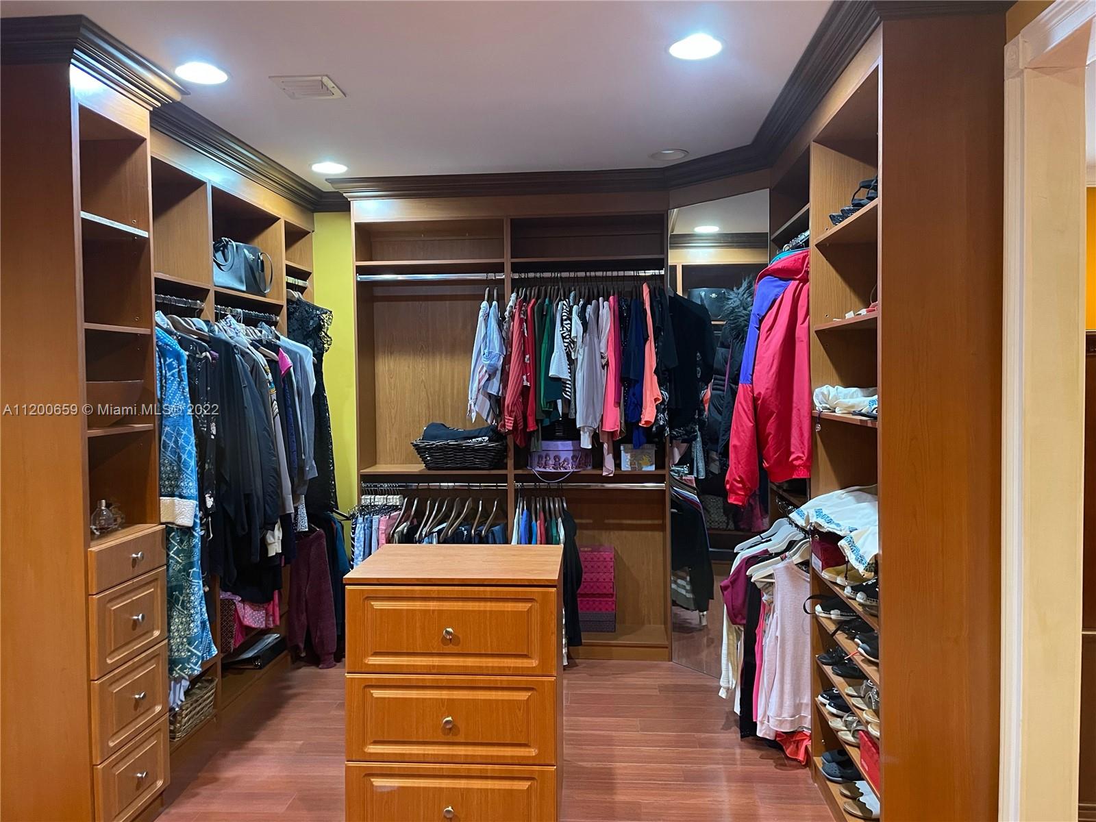SHENANDOAH SEC 3 - Residential