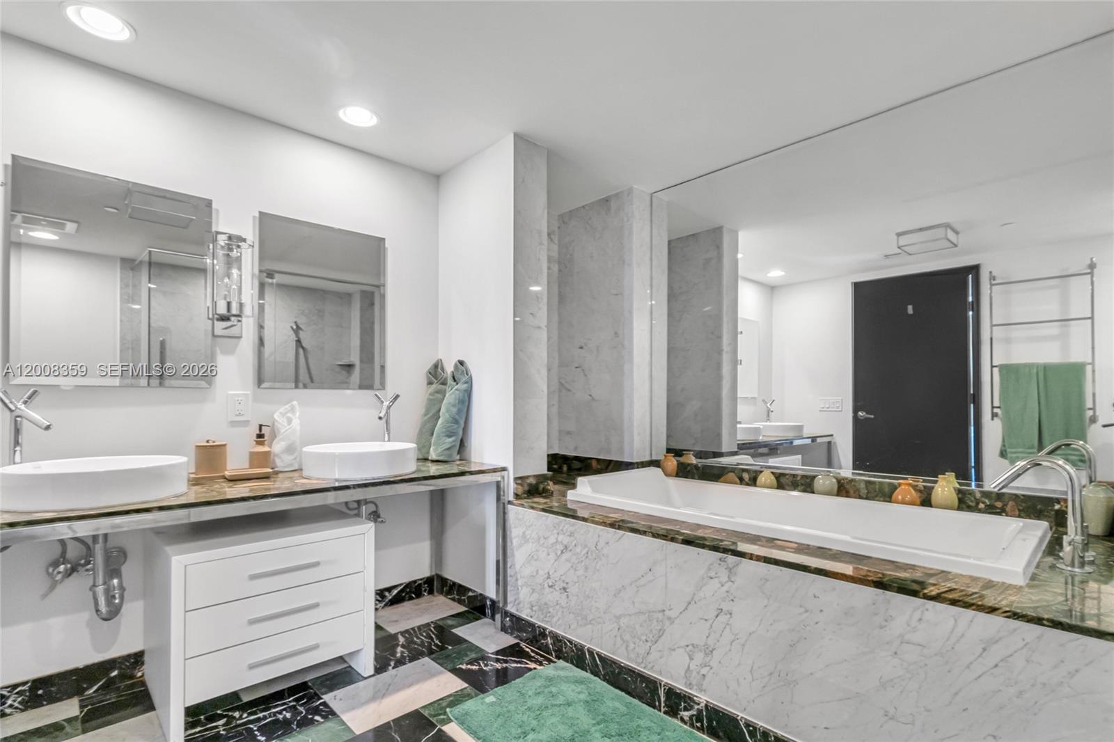 ICON BRICKELL CONDO NO 3 - Residential