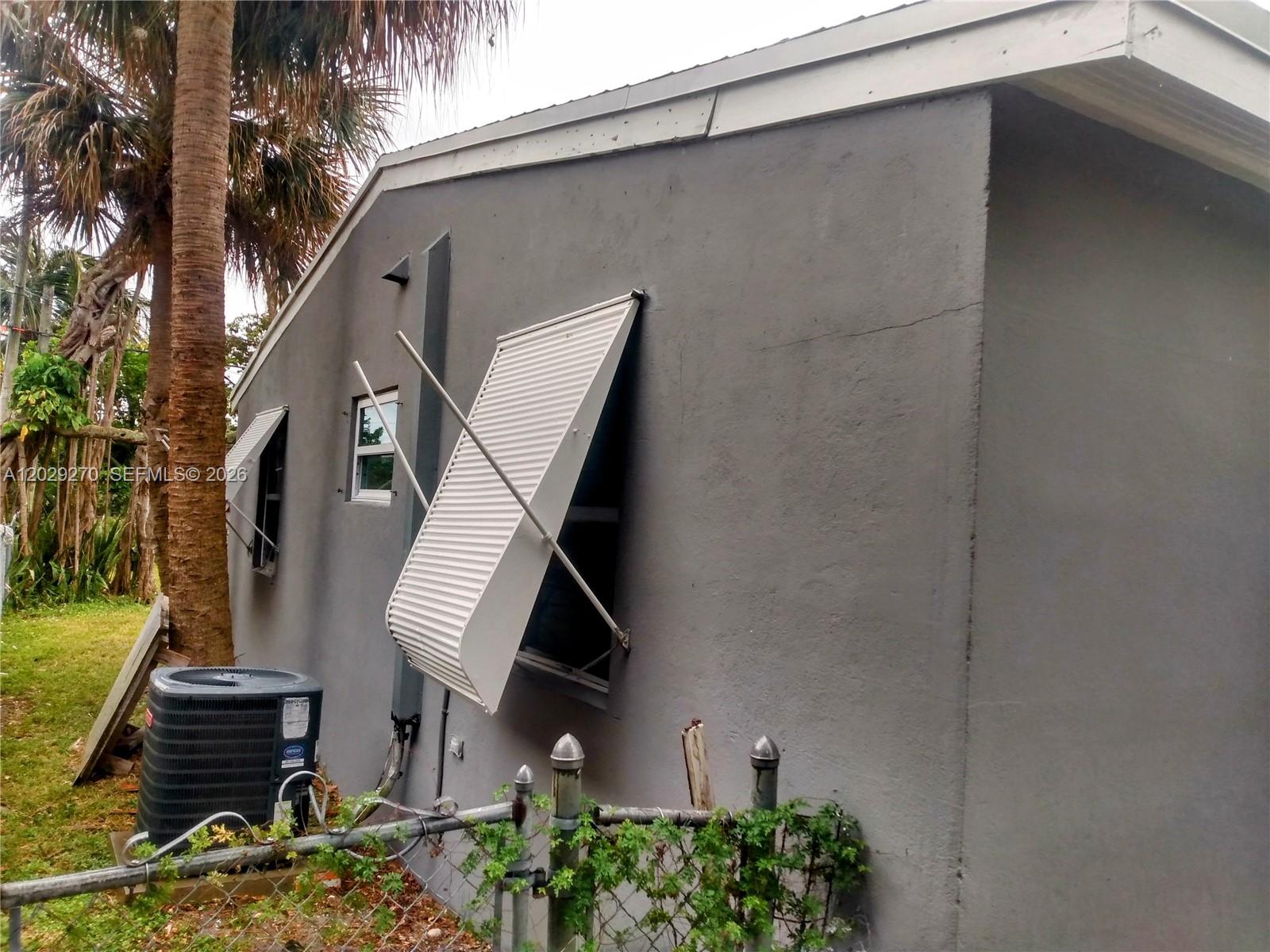 NORTH PALM BCH 4 - Residential Lease