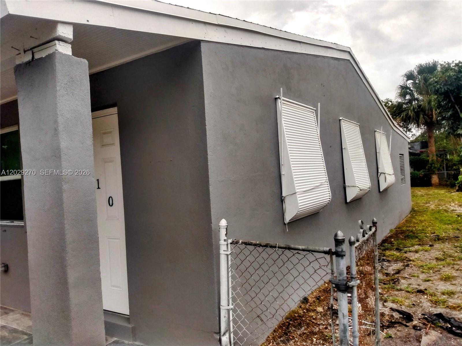NORTH PALM BCH 4 - Residential Lease