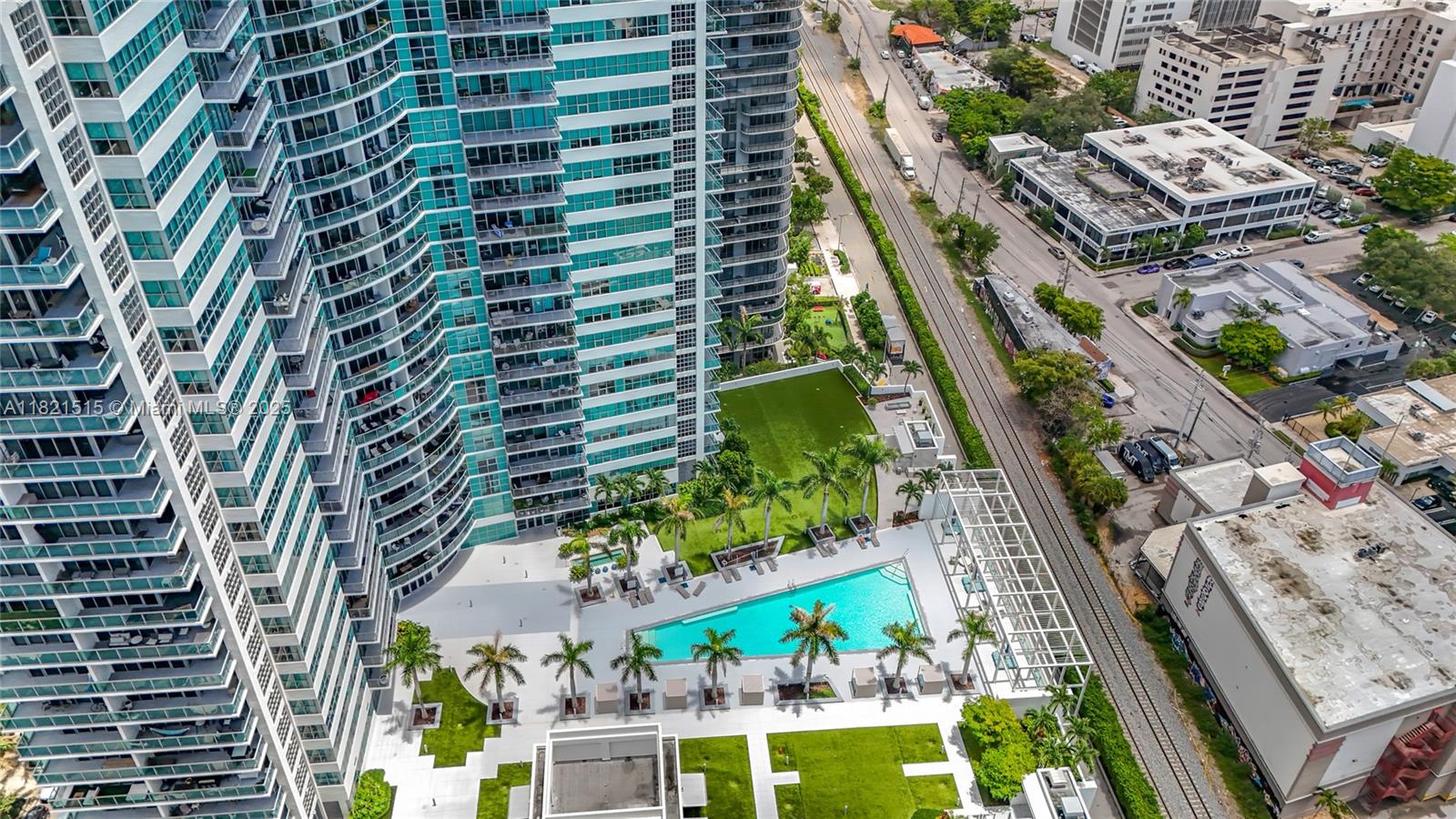 FOUR MIDTOWN MIAMI CONDO - Residential