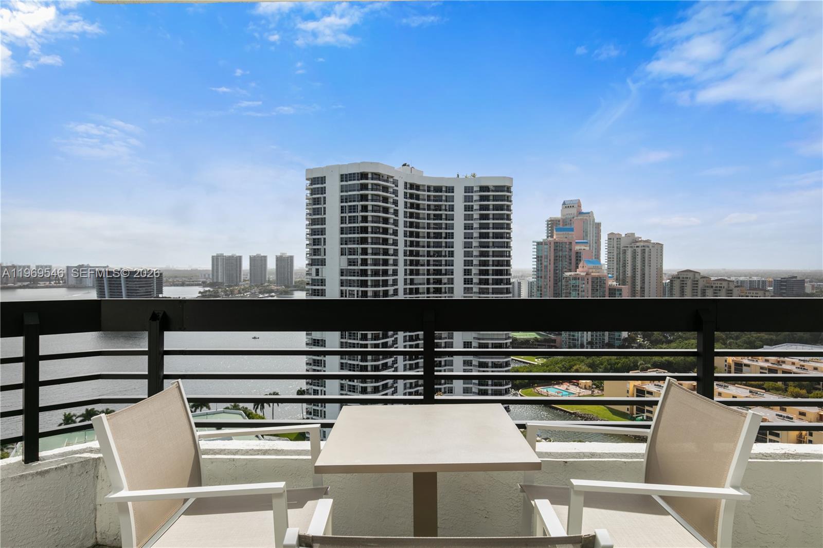 MYSTIC POINTE TOWER 400 C - Residential