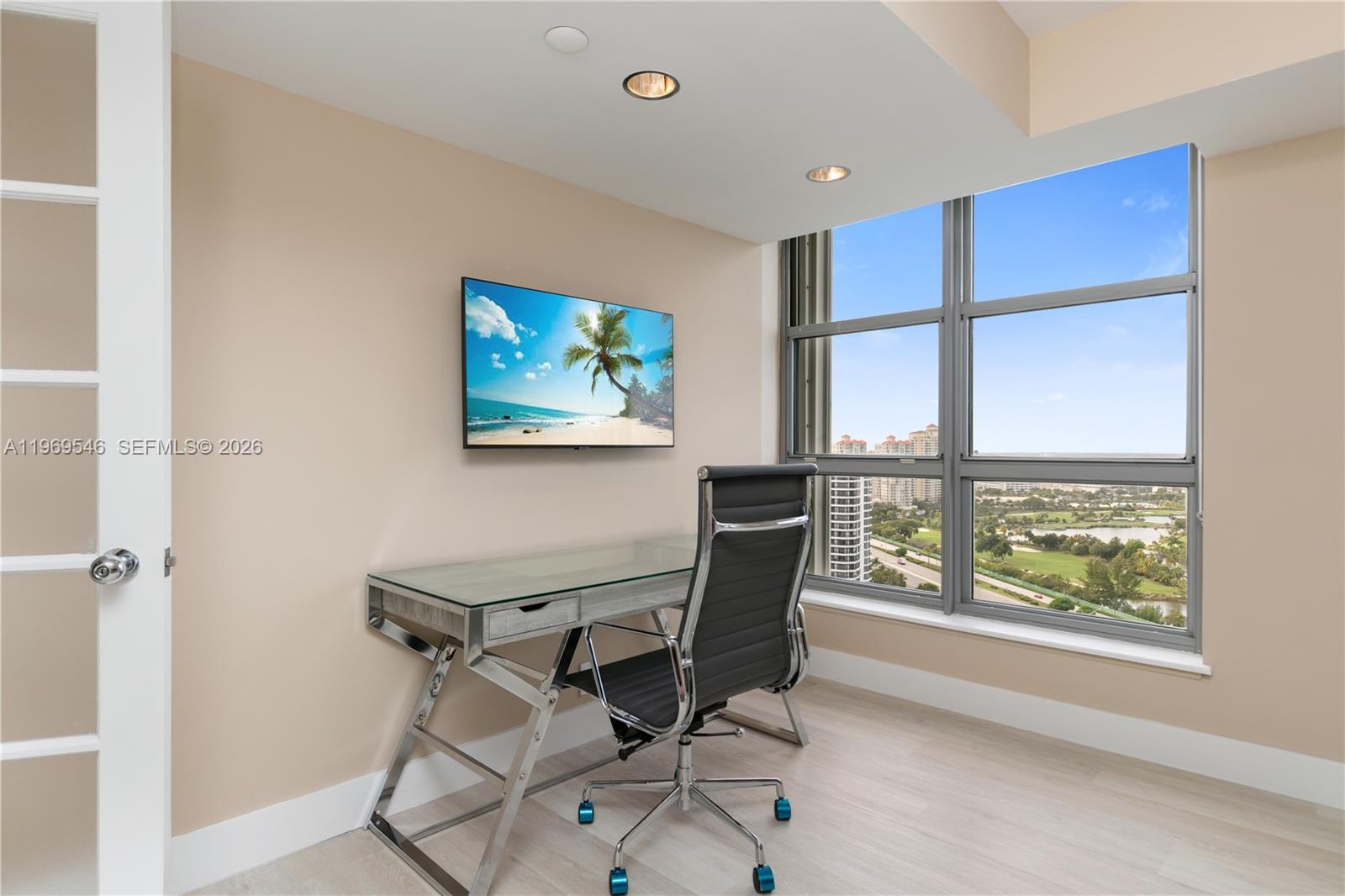 MYSTIC POINTE TOWER 400 C - Residential