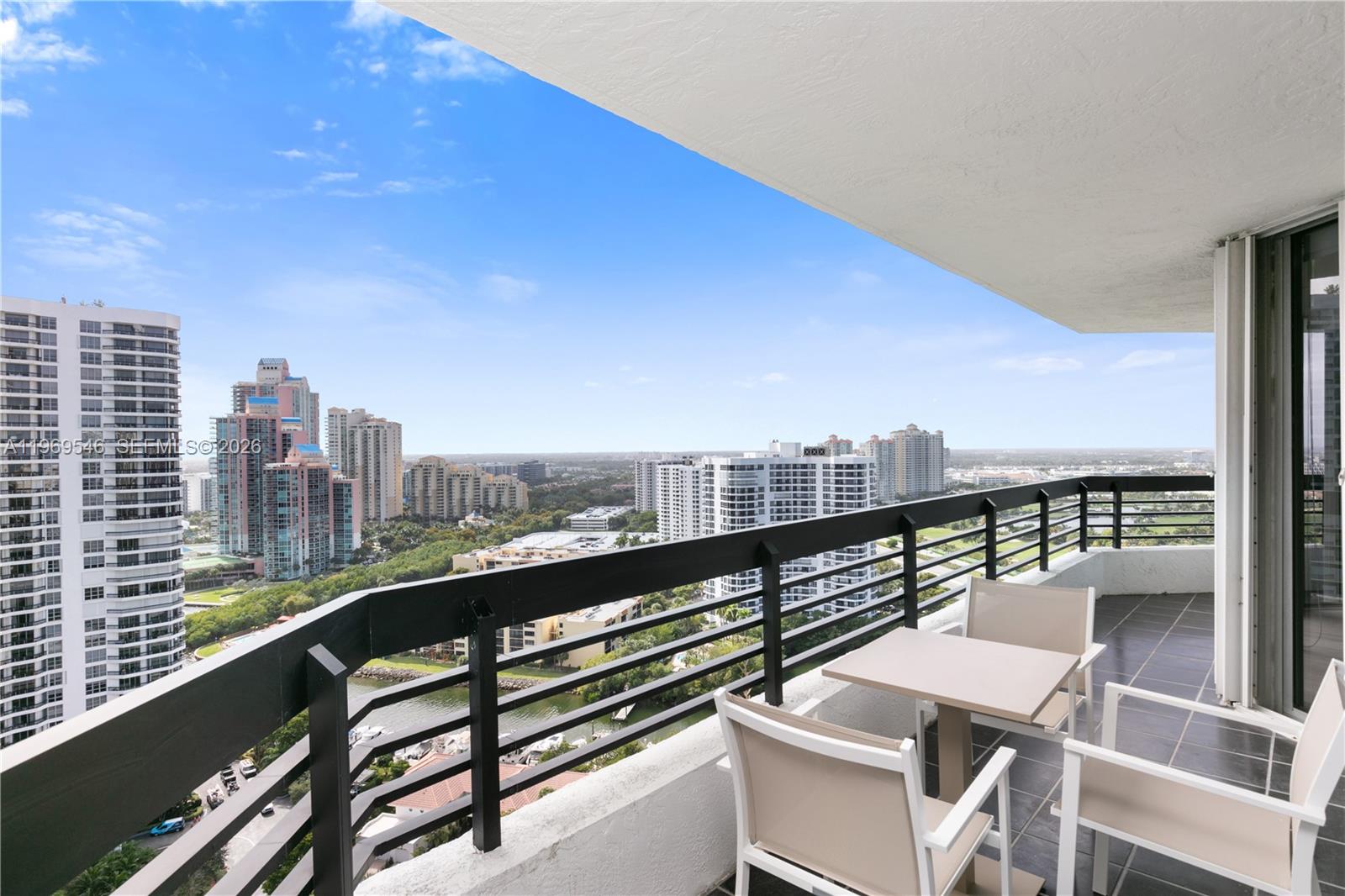 MYSTIC POINTE TOWER 400 C - Residential