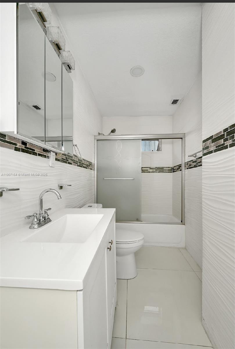 KEW GARDENS - Residential Lease