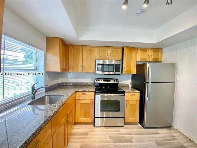 SUNRISE GOLF VILLAGE SEC - Residential