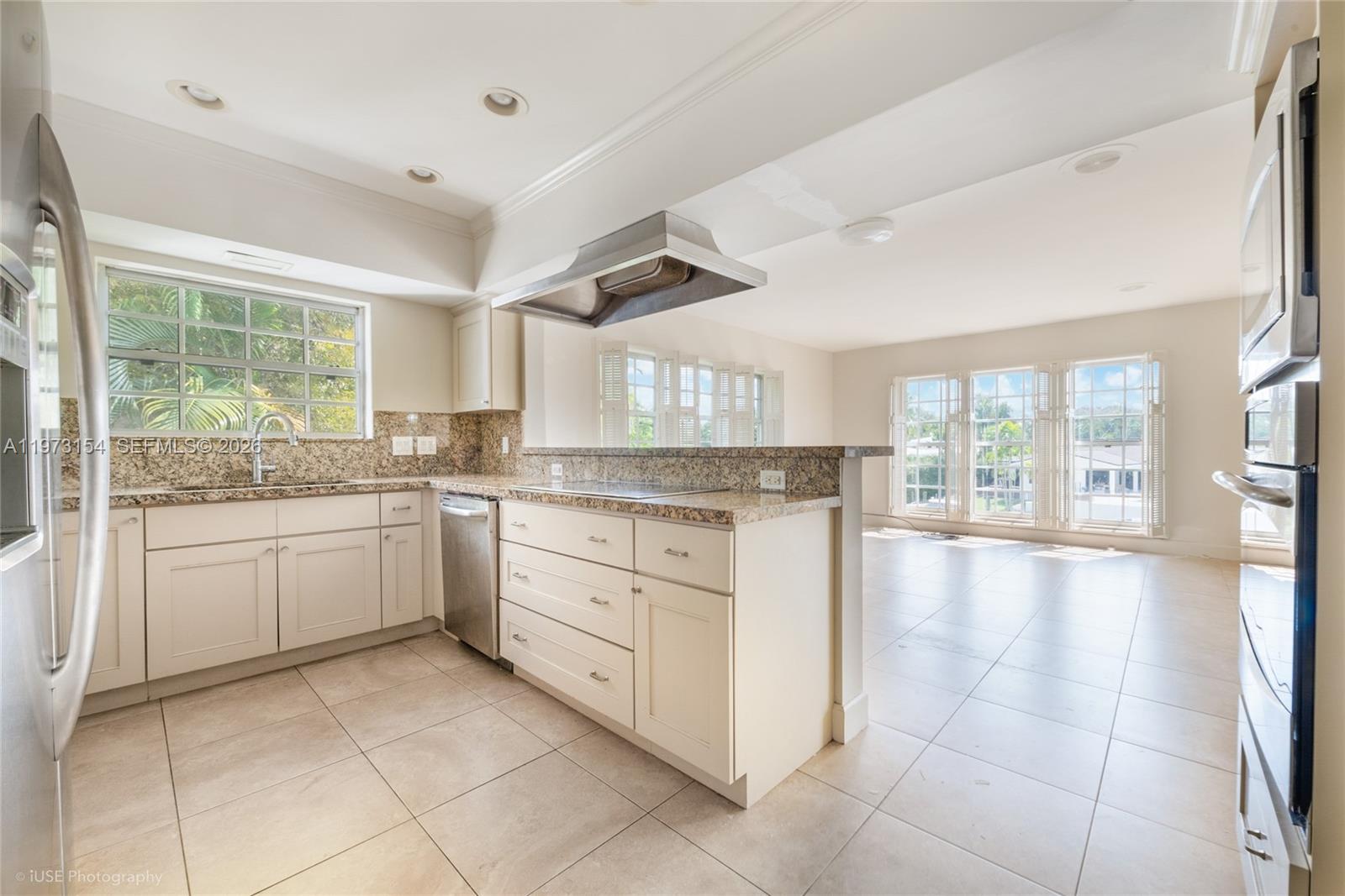 SOUTH BRICK CONDO - Residential