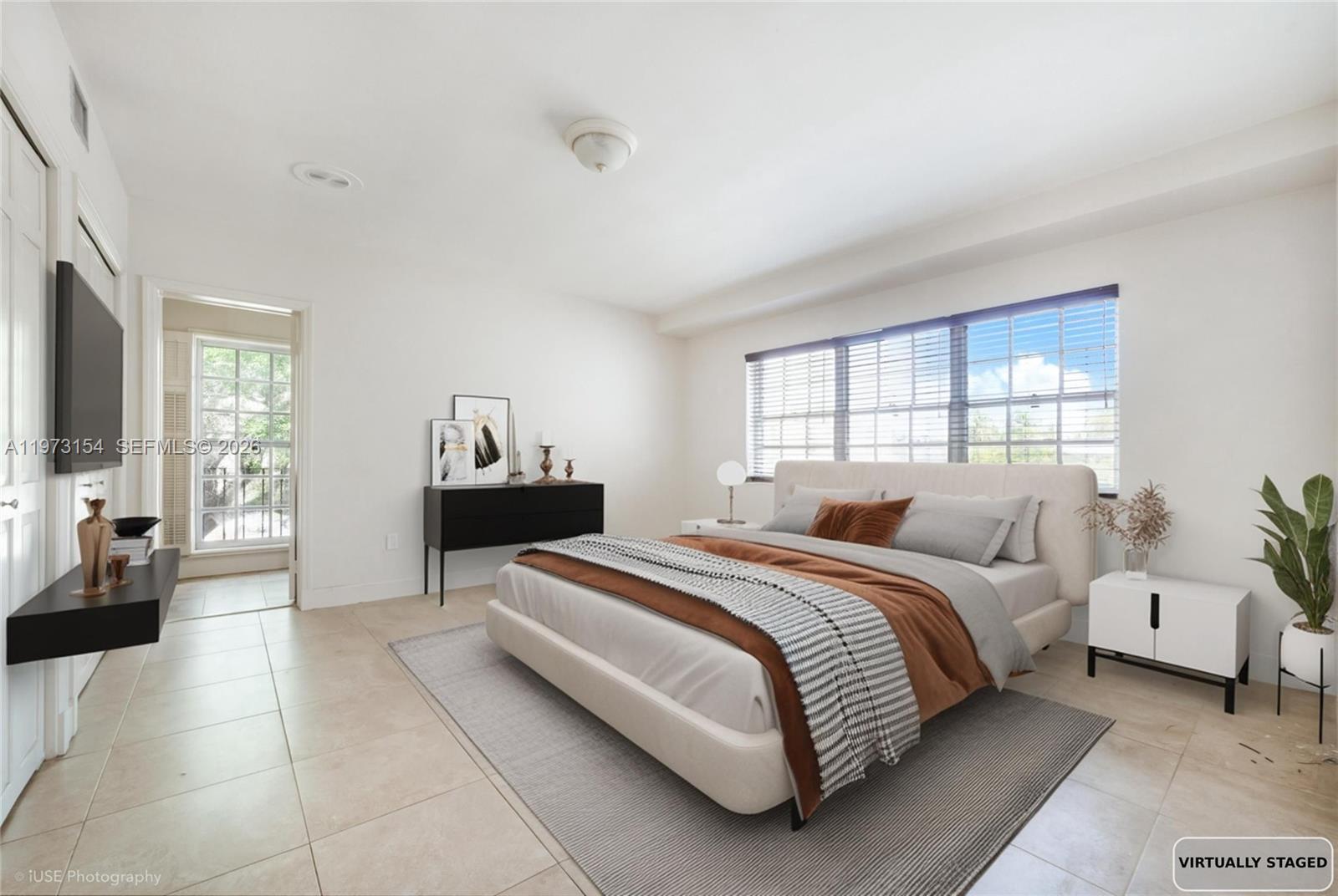SOUTH BRICK CONDO - Residential