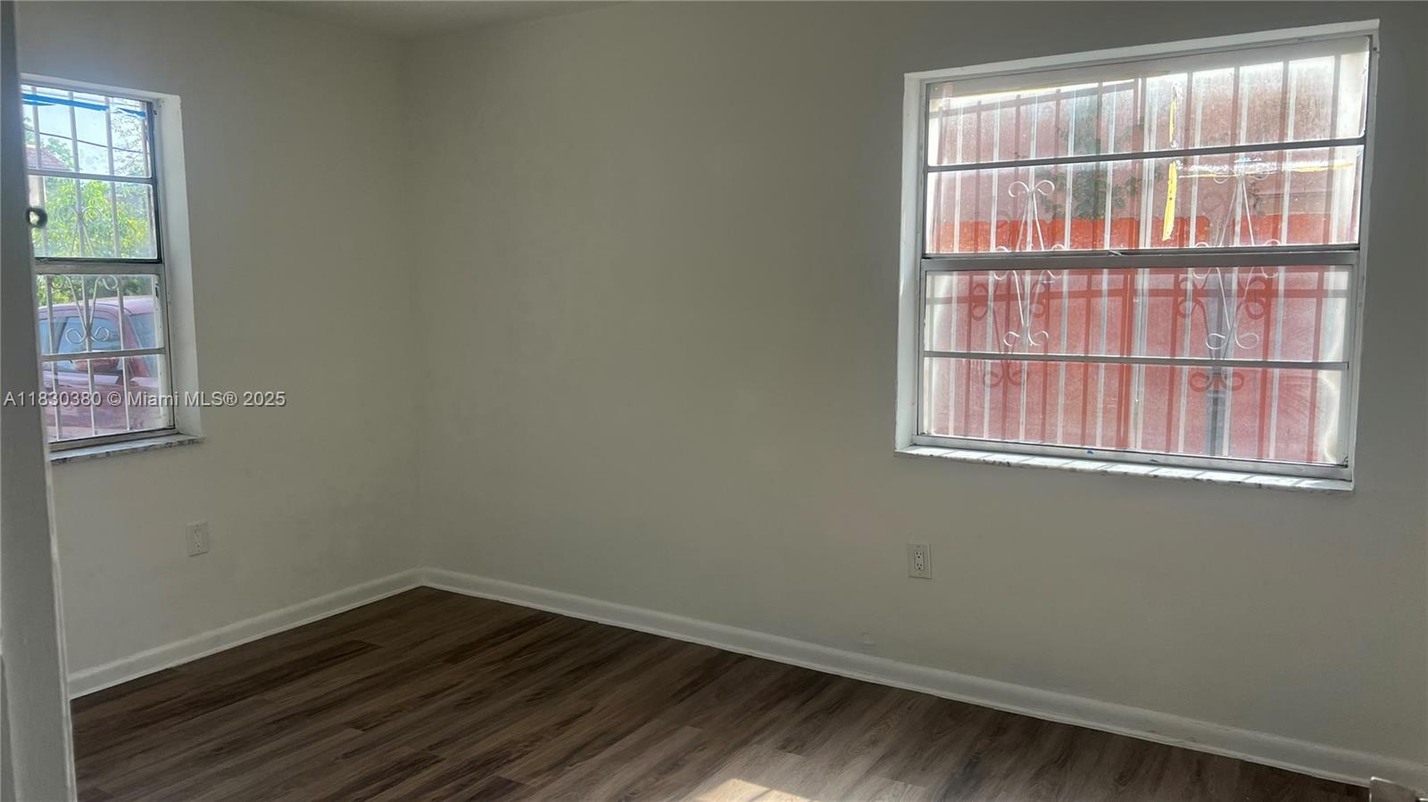 LAWRENCE ESTATE LAND CO - Residential Lease