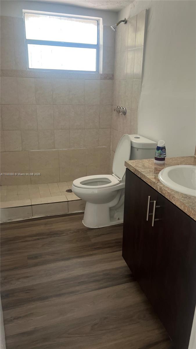 LAWRENCE ESTATE LAND CO - Residential Lease