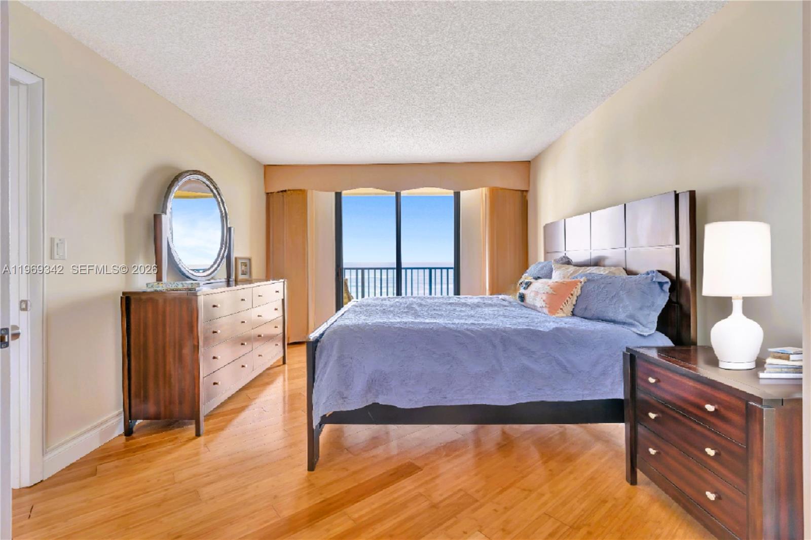 OCEAN TRAIL - Residential