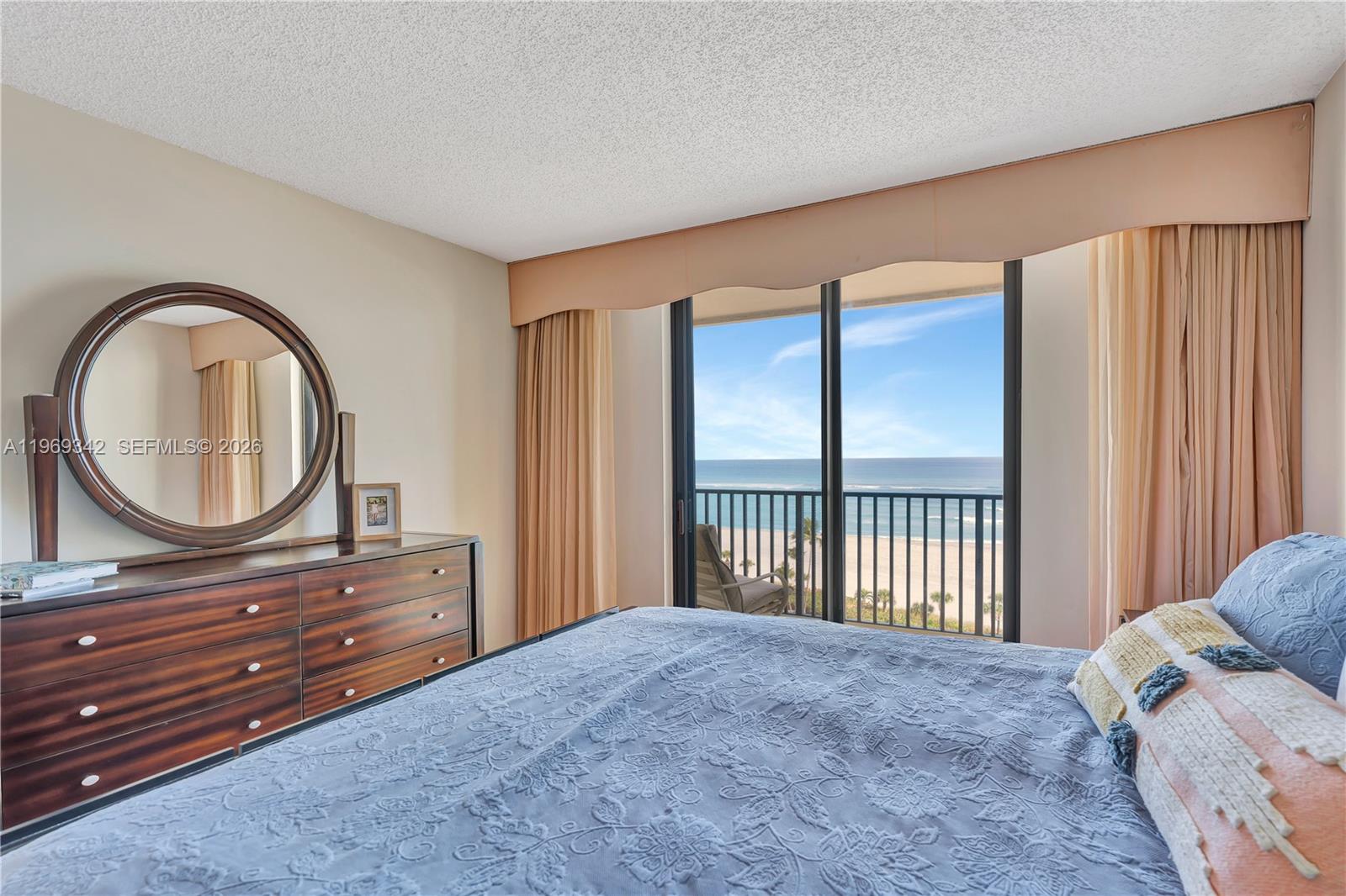 OCEAN TRAIL - Residential