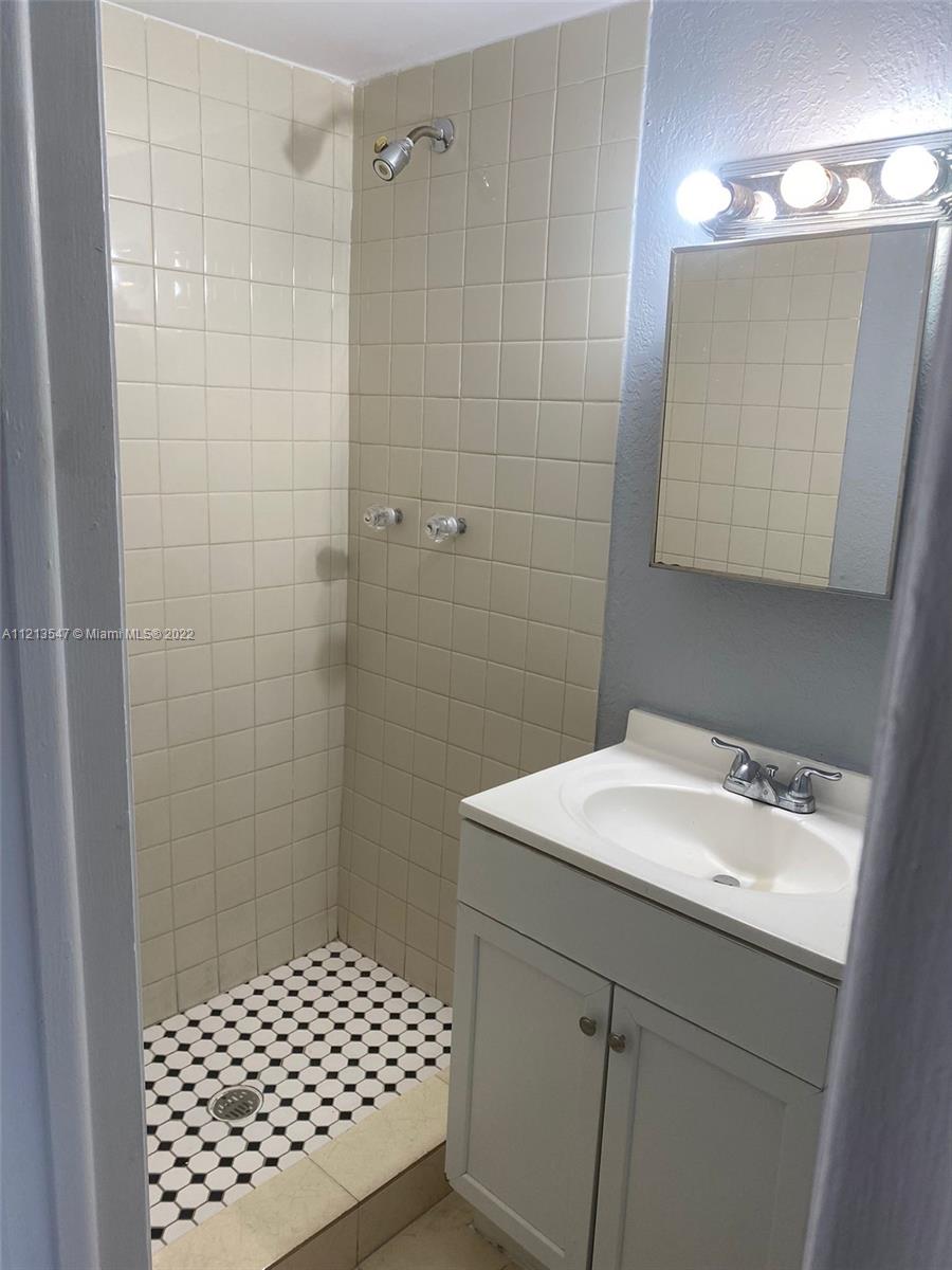 LAUDERHILL GARDENS TOWNHO - Residential Lease
