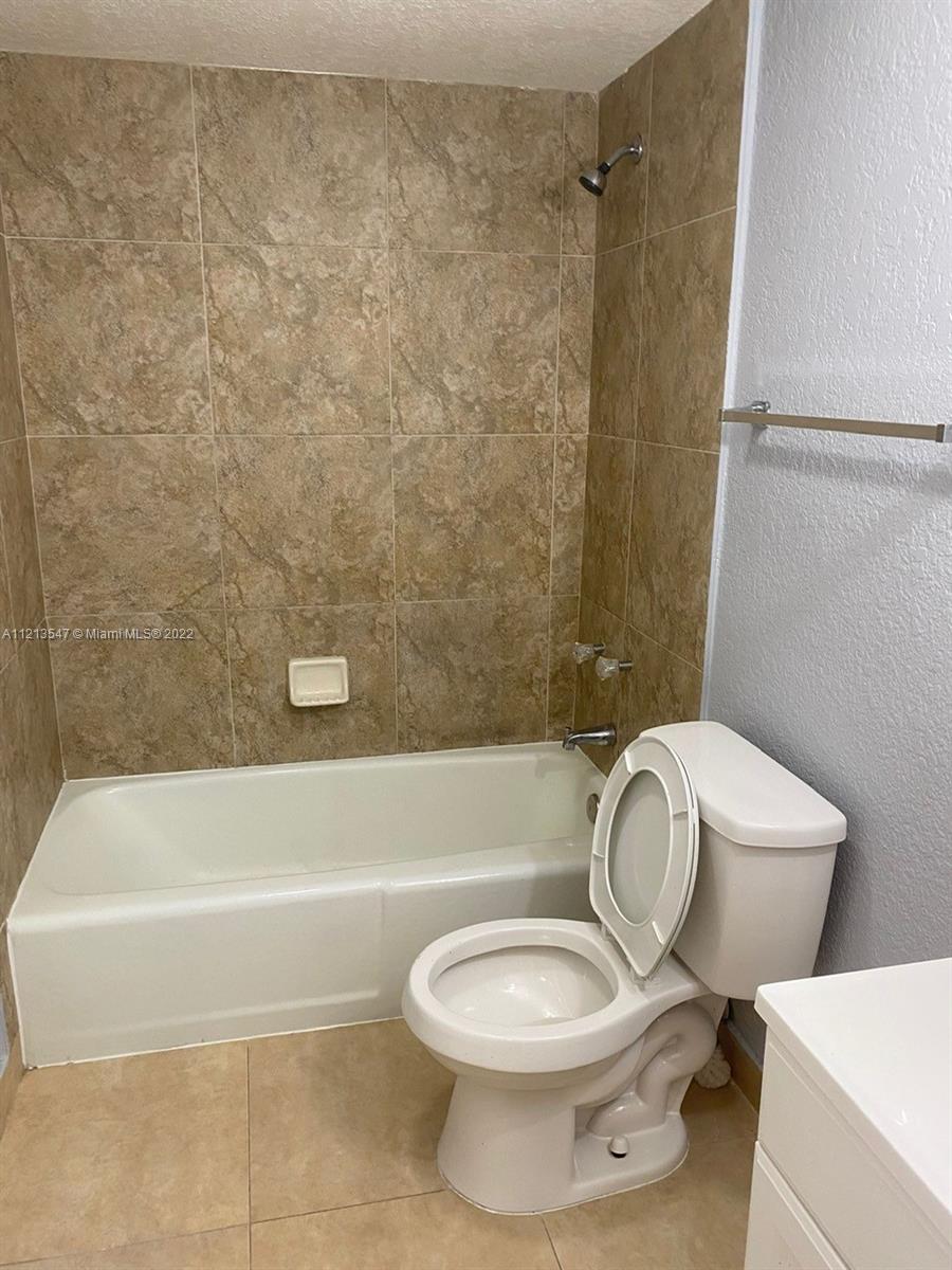 LAUDERHILL GARDENS TOWNHO - Residential Lease