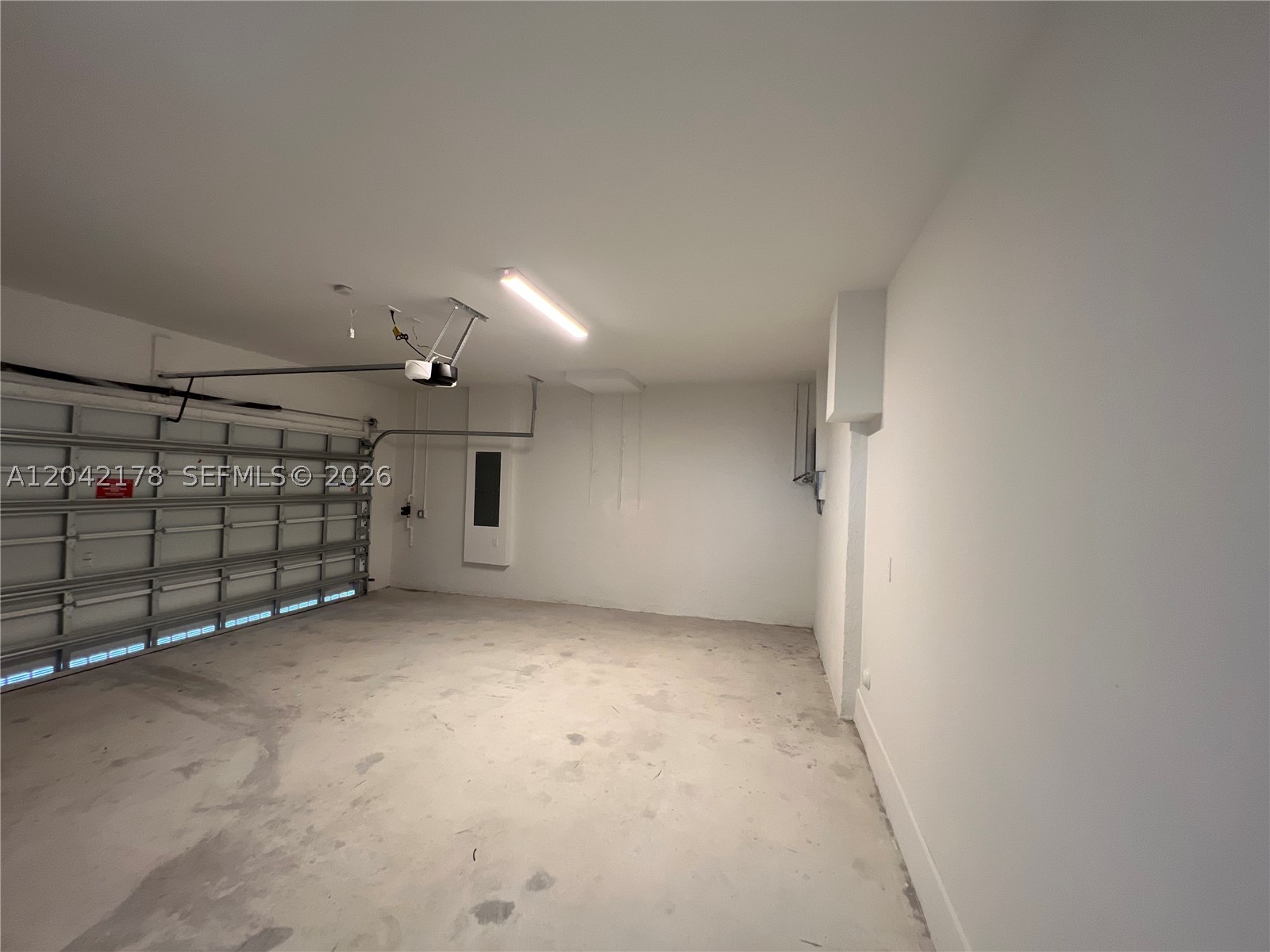 ESTATES AT SILVER PALM - Residential Lease