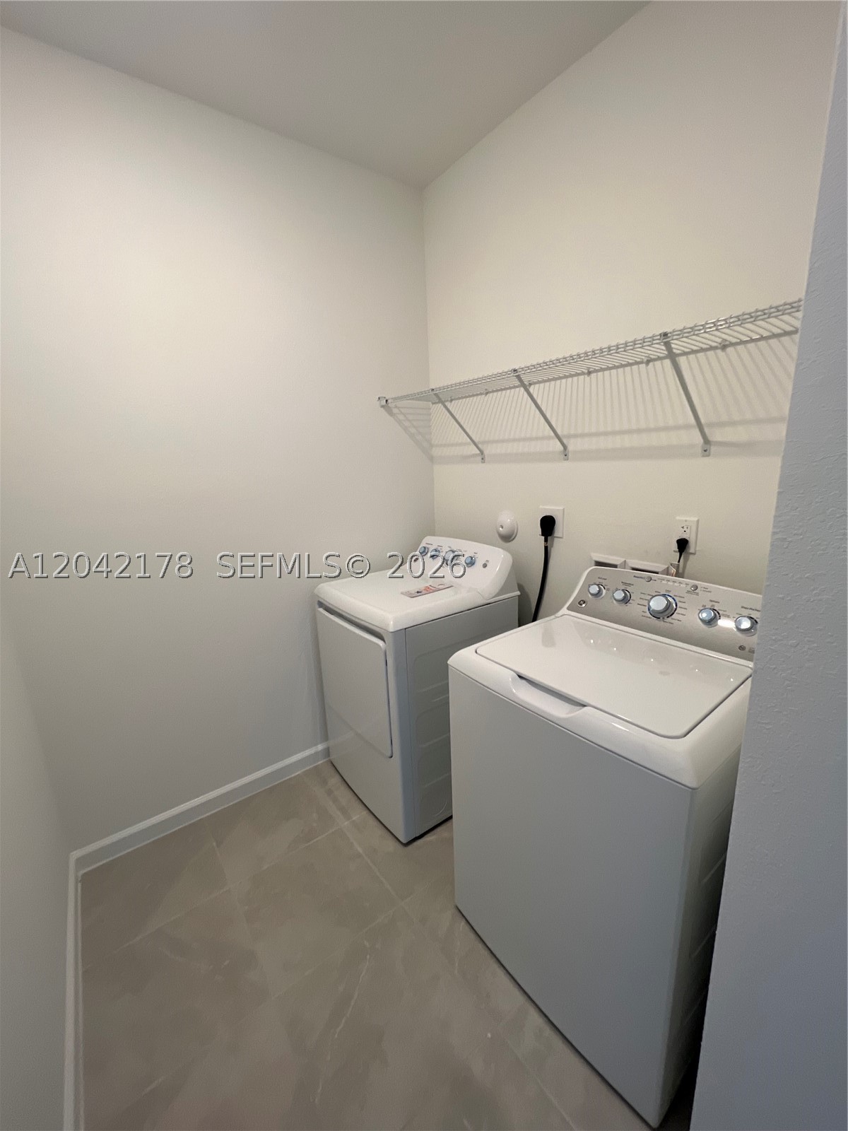 ESTATES AT SILVER PALM - Residential Lease