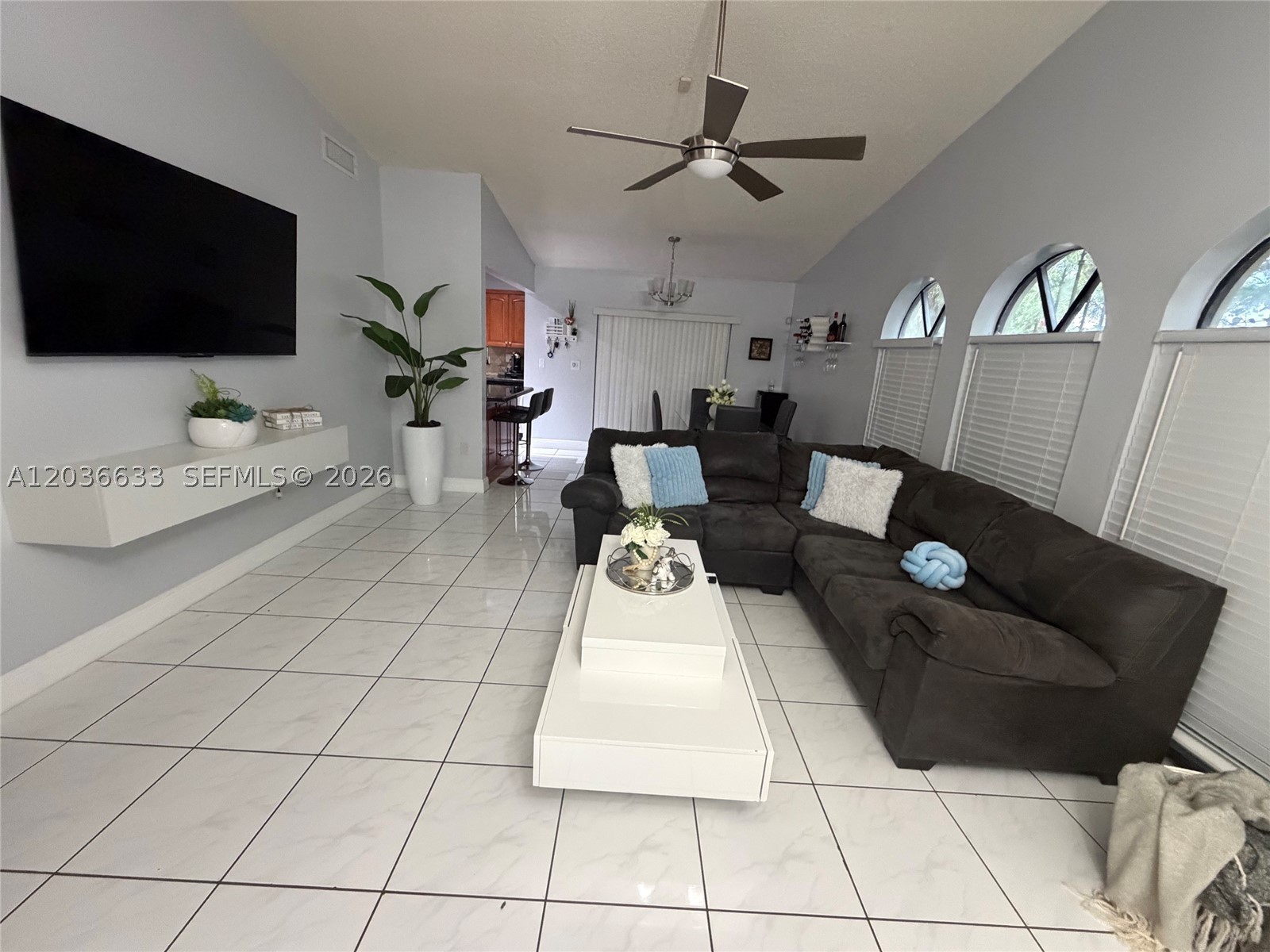 GROVES VILLAS - Residential Lease
