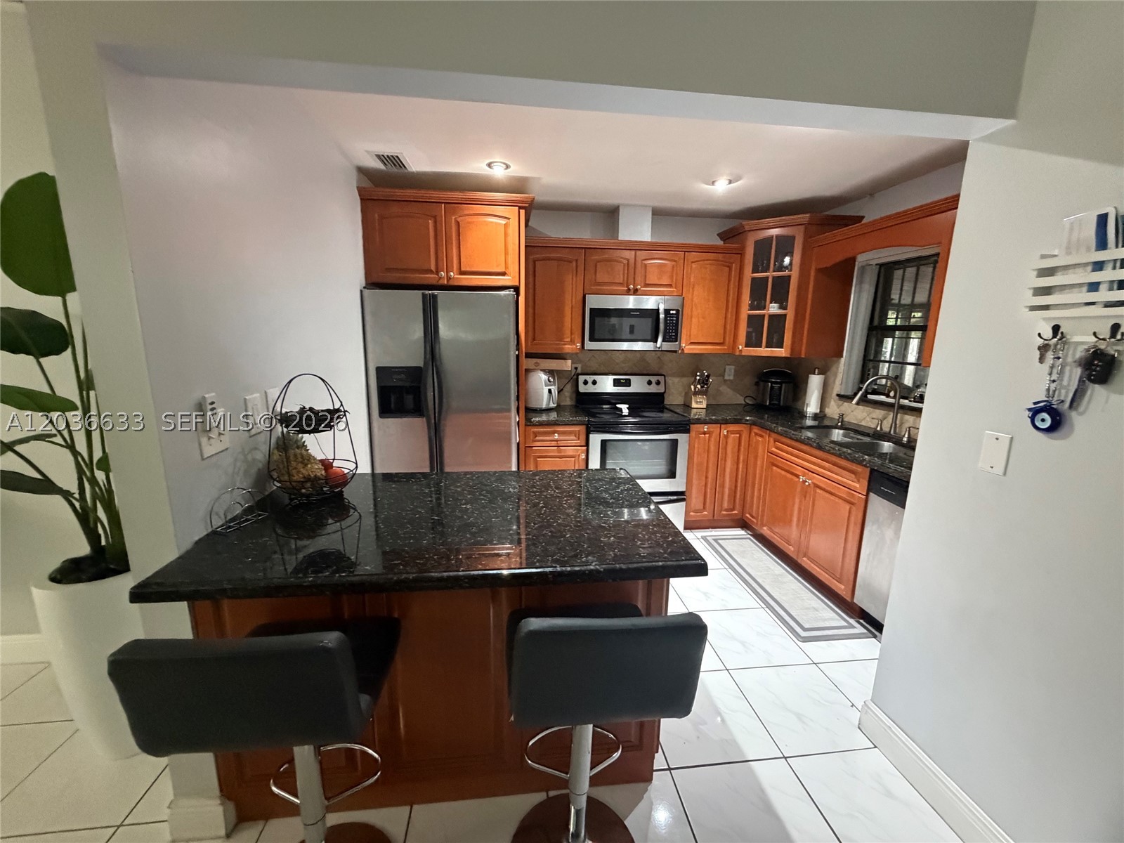 GROVES VILLAS - Residential Lease
