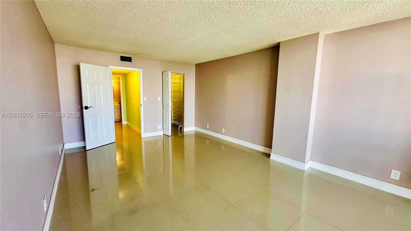 OCEANVIEW PARK CONDO - Residential Lease